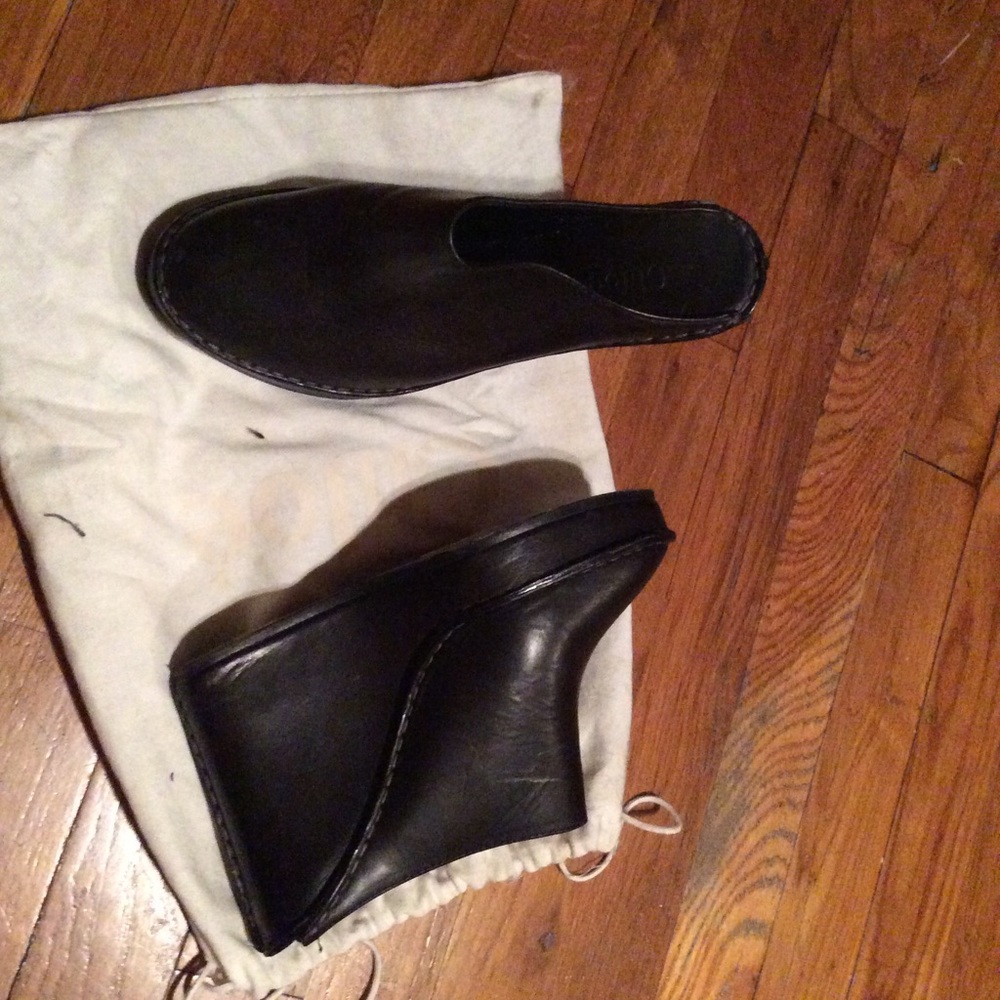 Shoes - Picture 3 of 6